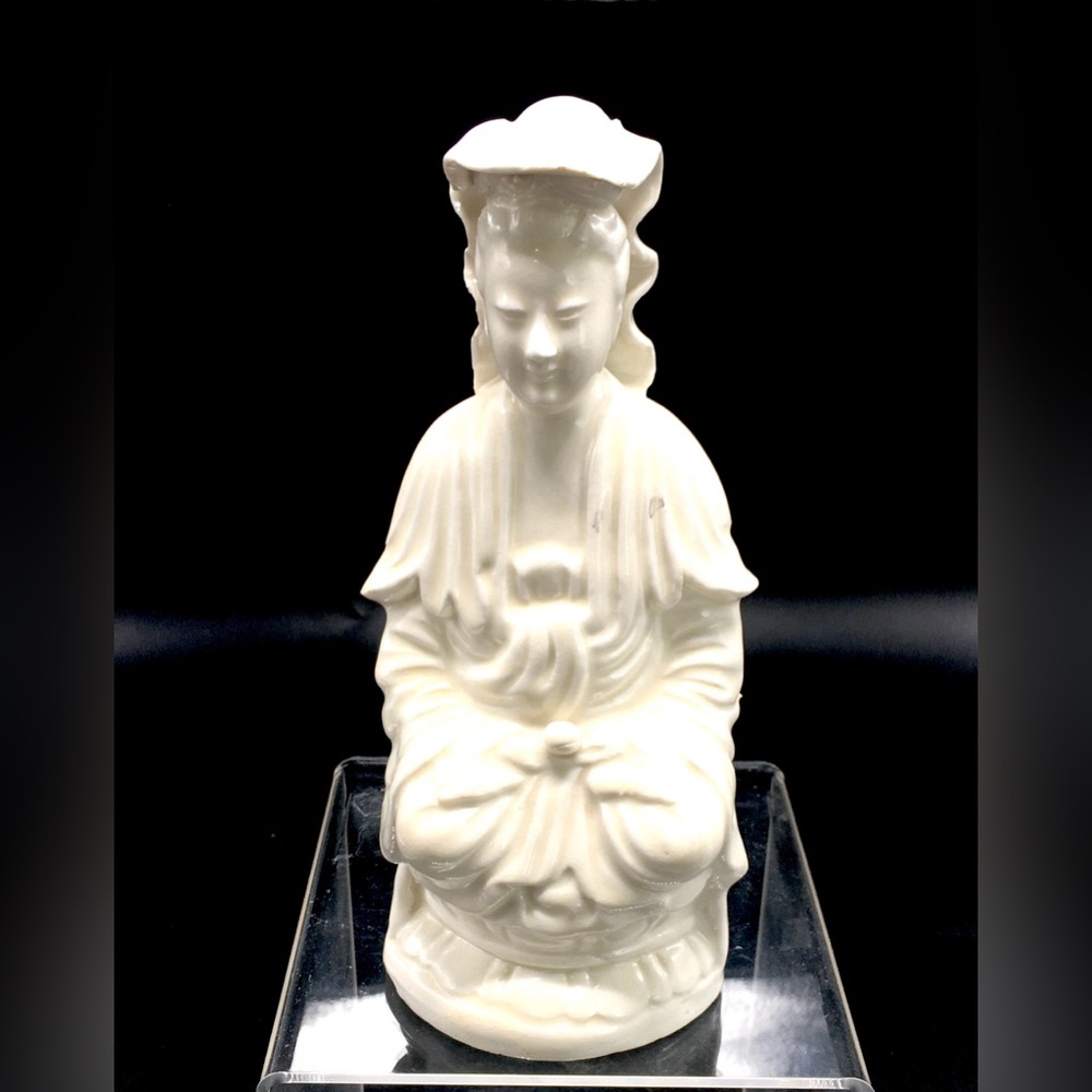 Antique Antique 19th Century Chinese Blanc de Chine Pottery Figure of Kwan Yin